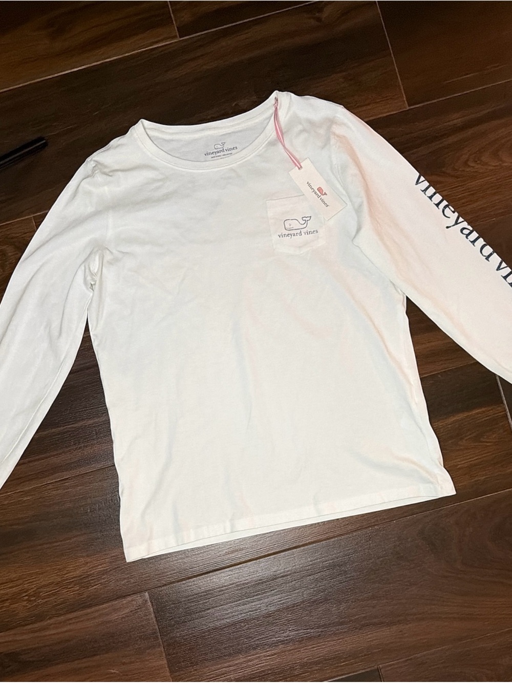 Vineyard Vines Women’s White Long-Sleeve Pocket Tee with Sleeve Logo, Size M